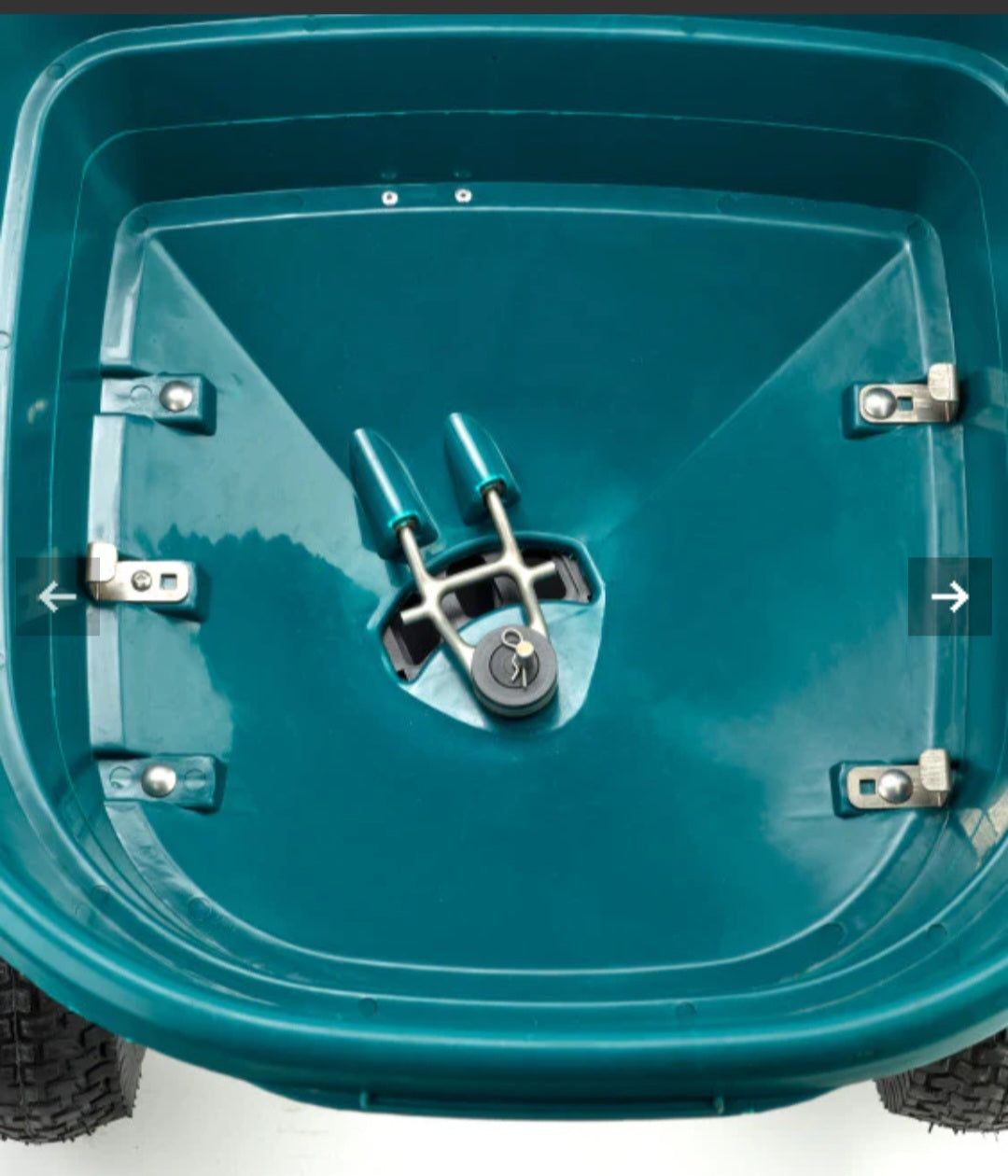 Cresco CR30 fertiliser spreader