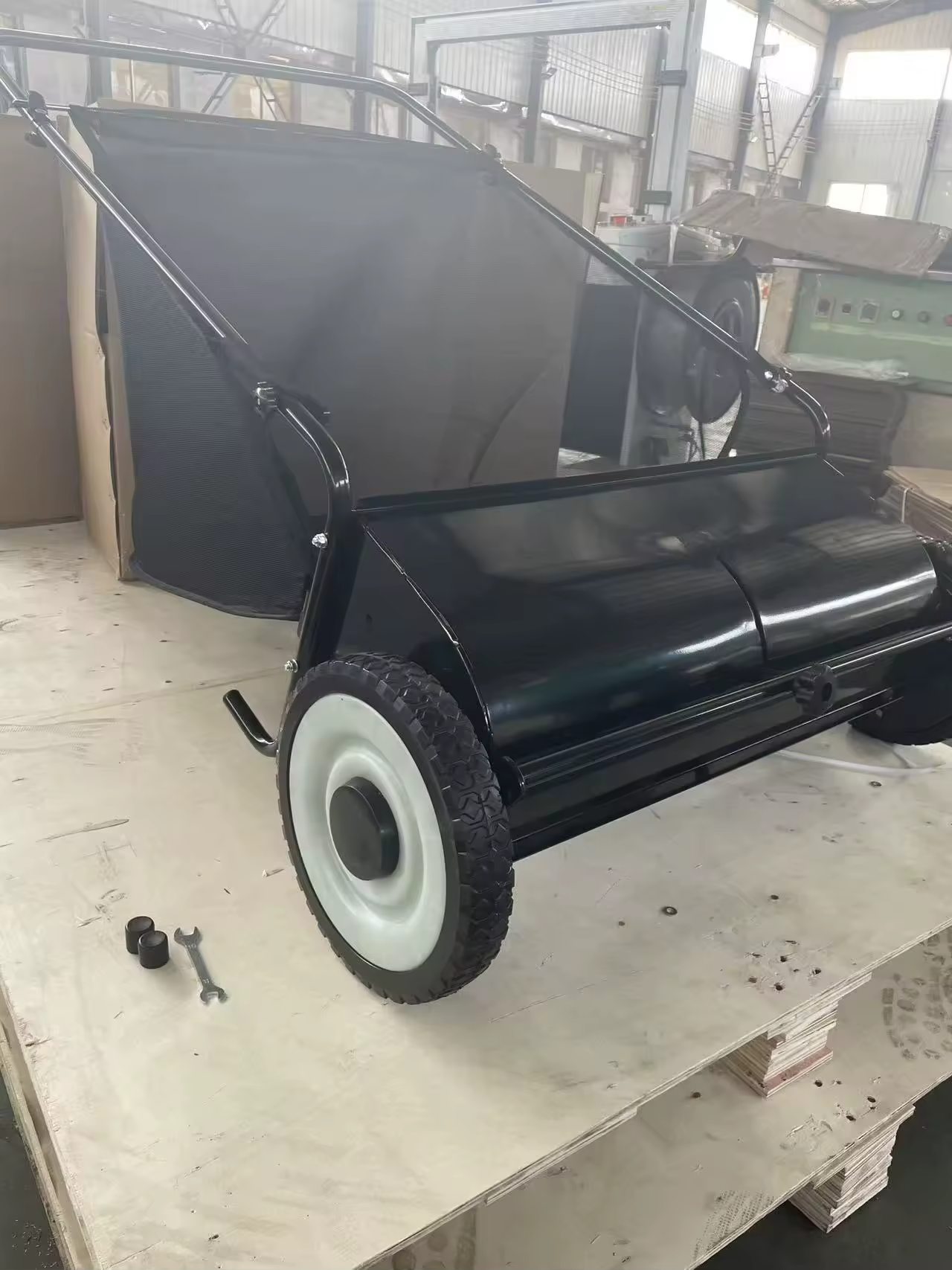 Leaf and Thatch Sweeper
